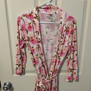 Maternity/postpartum robe 🌸